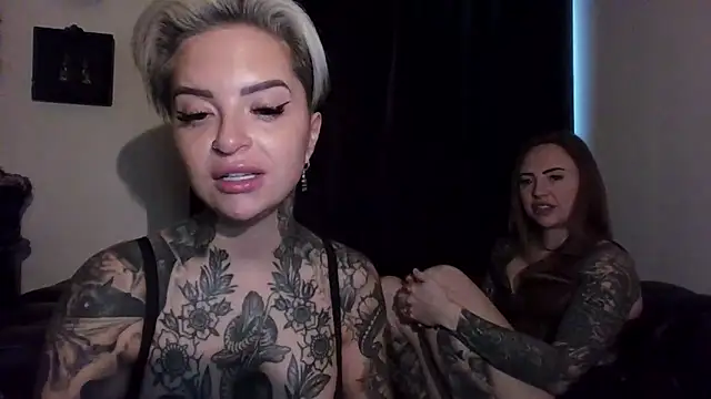 Snapshot of Alexandersonxo chatting on 12-21-25, 09:27 Alexandersonxo online show from 12-21-25, 09:27