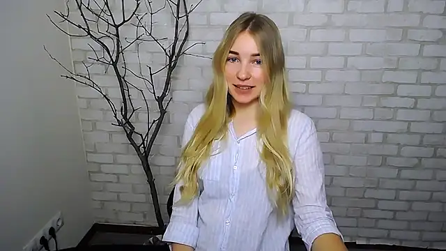 Queen ofLove online show from 01-04-25, 09:21