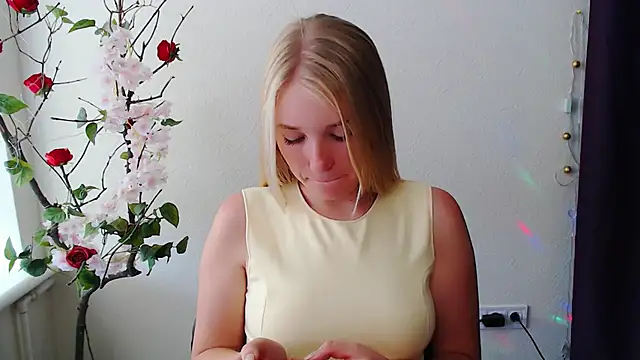 Queen ofLove online show from 06-20-26, 12:41