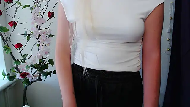 Queen ofLove online show from 06-21-26, 07:55