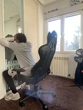Snapshot of Ryan-hot chatting on 04-15-26, 05:53 Ryan-hot online show from 04-15-26, 05:53
