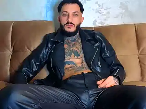 Snapshot of MentoXXL chatting on 10-11-25, 05:22 MentoXXL online show from 10-11-25, 05:22