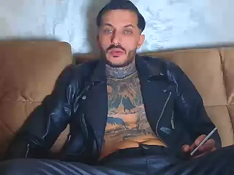 Snapshot of MentoXXL chatting on 11-01-25, 05:26 MentoXXL online show from 11-01-25, 05:26