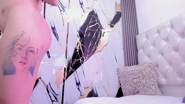 Snapshot of sophiee_evanss_ chatting on 12-17-24, 12:54 sophiee evanss online show from 12-17-24, 12:54