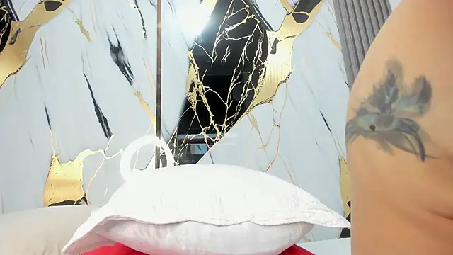 Snapshot of sophiee_evanss_ chatting on 02-21-25, 10:07 sophiee evanss online show from 02-21-25, 10:07