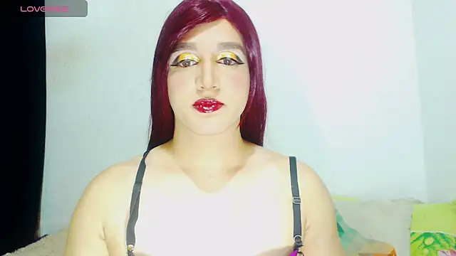 Snapshot of alexandrasexy32 chatting on 06-14-26, 02:35 alexandrasexy32 online show from 06-14-26, 02:35