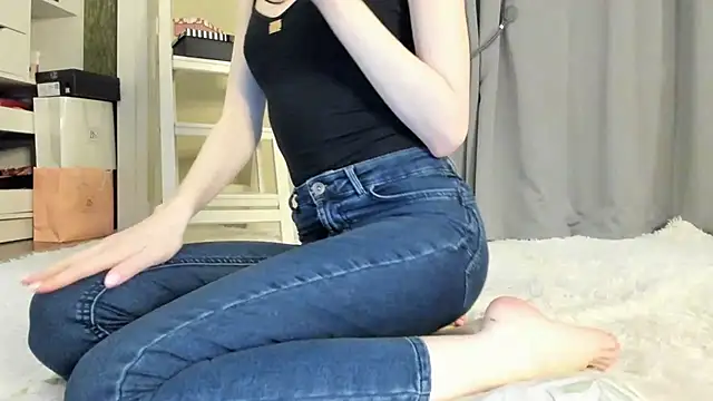 Baby Jewel online show from 10-19-25, 10:16