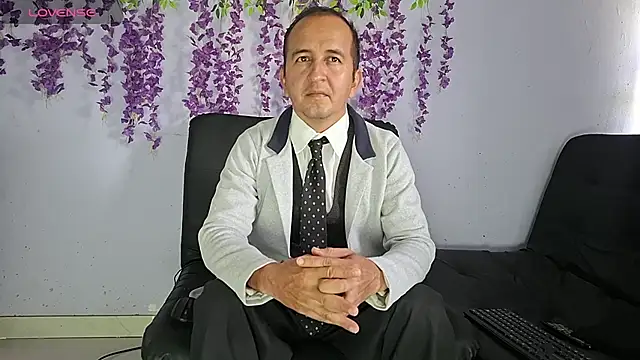 Snapshot of yazforeSolo chatting on 02-12-26, 01:17 yazforeSolo online show from 02-12-26, 01:17