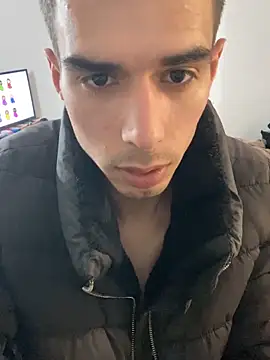 Snapshot of RicarBer chatting on 02-18-26, 07:21 RicarBer online show from 02-18-26, 07:21