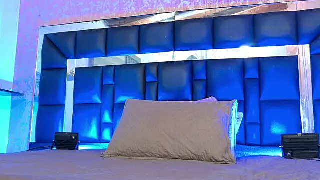 Snapshot of Sofia_martiin chatting on 09-12-25, 03:06 Sofia martiin online show from 09-12-25, 03:06