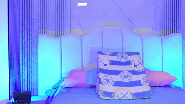 Snapshot of Sofia_martiin chatting on 12-22-25, 03:03 Sofia martiin online show from 12-22-25, 03:03