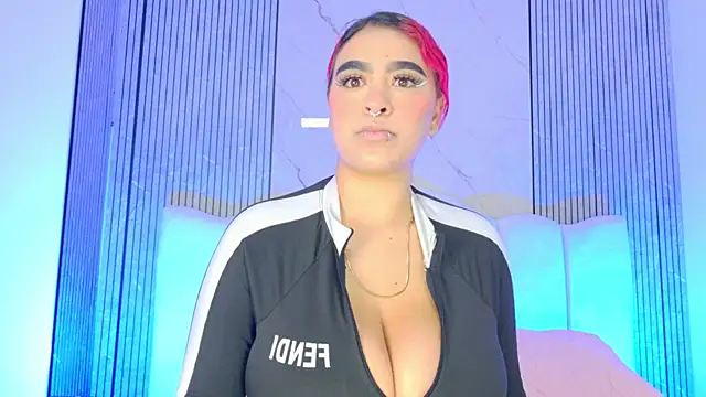 Snapshot of Sofia_martiin chatting on 12-23-25, 03:04 Sofia martiin online show from 12-23-25, 03:04