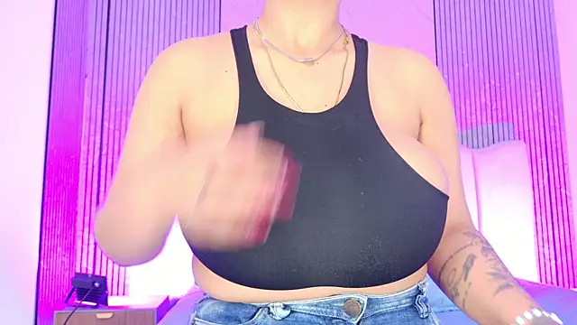 Snapshot of Sofia_martiin chatting on 01-11-26, 03:33 Sofia martiin online show from 01-11-26, 03:33