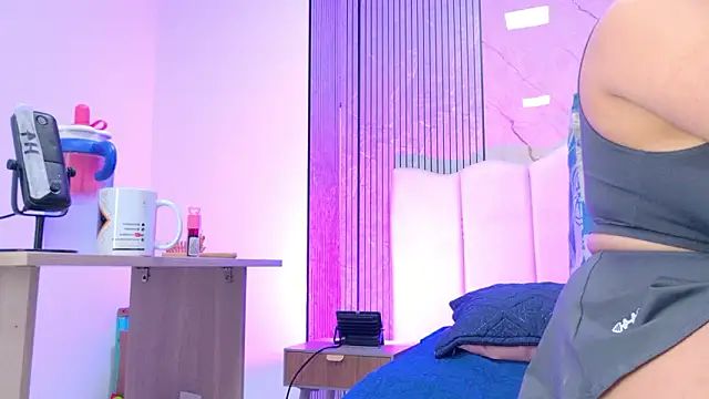 Snapshot of Sofia_martiin chatting on 02-23-26, 03:04 Sofia martiin online show from 02-23-26, 03:04