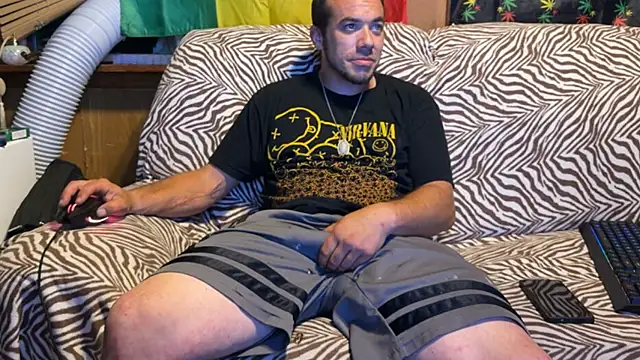 Snapshot of ScubaStevex chatting on 06-27-26, 05:34 ScubaStevex online show from 06-27-26, 05:34