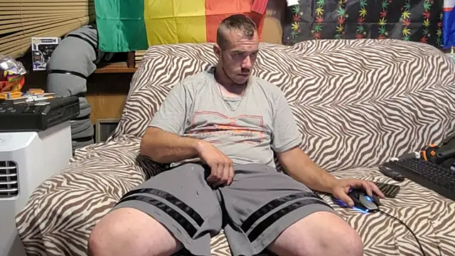 Snapshot of ScubaStevex chatting on 07-14-26, 04:06 ScubaStevex online show from 07-14-26, 04:06