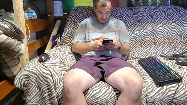 Snapshot of ScubaStevex chatting on 07-24-26, 10:46 ScubaStevex online show from 07-24-26, 10:46