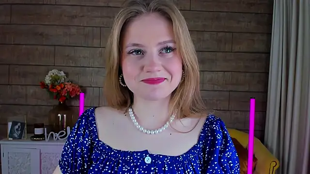 Snapshot of SelinSwarovski chatting on 02-10-25, 07:38 SelinSwarovski online show from 02-10-25, 07:38