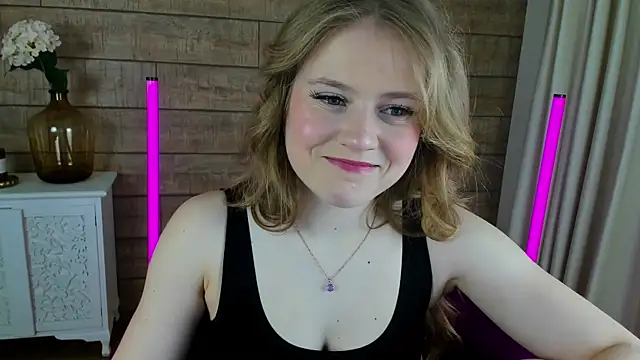 Snapshot of SelinSwarovski chatting on 03-14-25, 07:34 SelinSwarovski online show from 03-14-25, 07:34