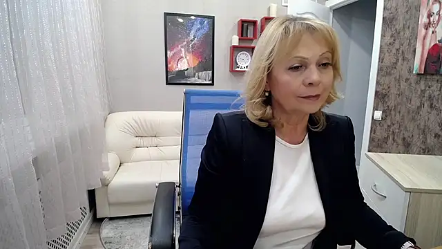 Snapshot of Milla_Cutie18 chatting on 02-20-25, 01:30 Milla Cutie18 online show from 02-20-25, 01:30