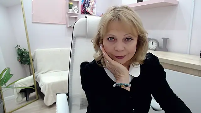 Snapshot of Milla_Cutie18 chatting on 03-03-25, 09:00 Milla Cutie18 online show from 03-03-25, 09:00