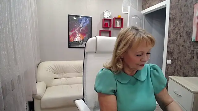 Snapshot of Milla_Cutie18 chatting on 10-13-25, 05:29 Milla Cutie18 online show from 10-13-25, 05:29