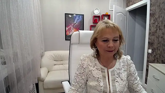 Snapshot of Milla_Cutie18 chatting on 11-12-25, 05:30 Milla Cutie18 online show from 11-12-25, 05:30