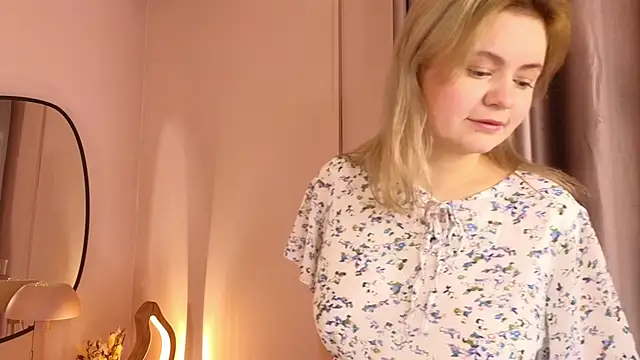 Snapshot of Maybe_Baby_ chatting on 12-09-24, 11:15 Maybe Baby online show from 12-09-24, 11:15