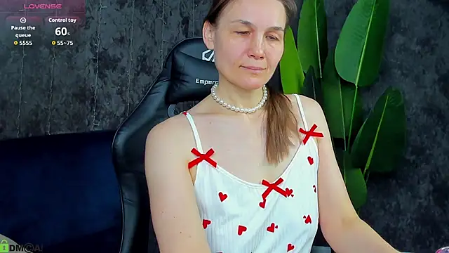 Lillian White online show from 02-11-26, 01:10