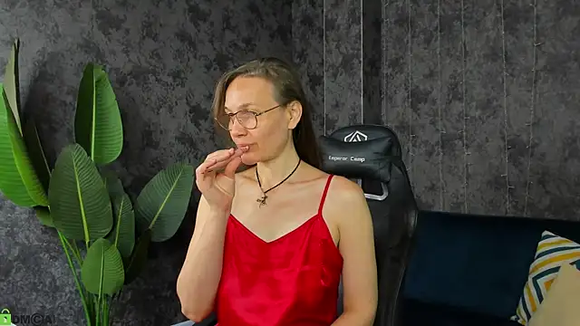 Lillian White online show from 06-21-26, 12:46