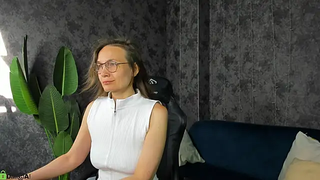 Lillian White online show from 06-23-26, 12:52