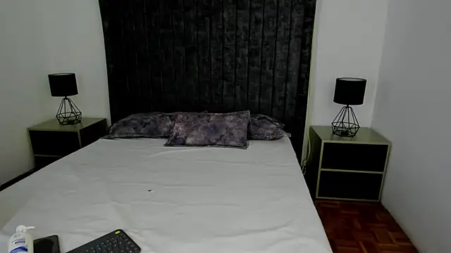 Snapshot of NataGarcia chatting on 05-12-26, 04:15 NataGarcia online show from 05-12-26, 04:15