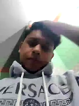 Snapshot of sailord chatting on 12-20-24, 01:33 sailord online show from 12-20-24, 01:33