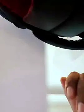 Snapshot of sailord chatting on 10-31-25, 09:43 sailord online show from 10-31-25, 09:43