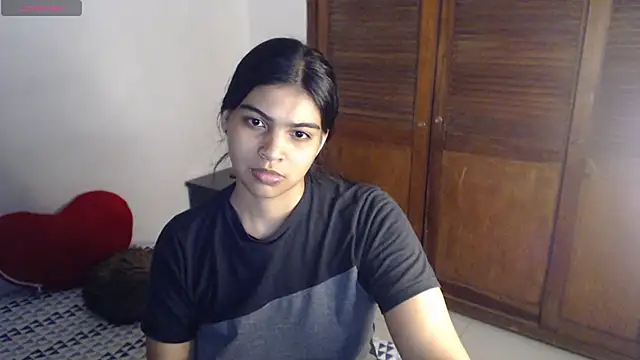 Snapshot of Pocahontas_Princess_ chatting on 10-25-25, 05:37 Pocahontas Princess online show from 10-25-25, 05:37