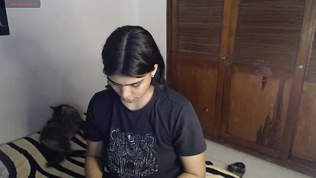 Snapshot of Pocahontas_Princess_ chatting on 12-15-25, 05:34 Pocahontas Princess online show from 12-15-25, 05:34