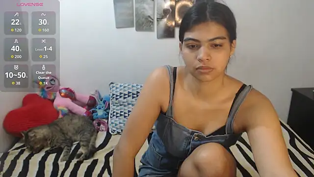 Snapshot of Pocahontas_Princess_ chatting on 12-18-25, 02:34 Pocahontas Princess online show from 12-18-25, 02:34