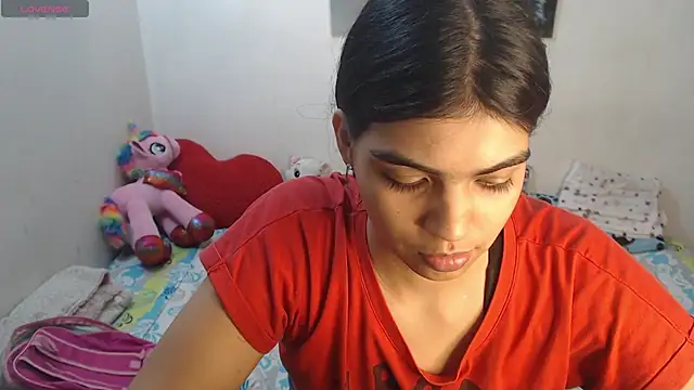 Snapshot of Pocahontas_Princess_ chatting on 12-21-25, 05:03 Pocahontas Princess online show from 12-21-25, 05:03