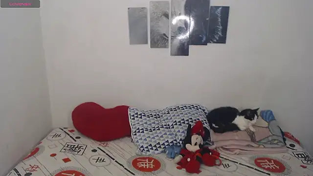 Snapshot of Pocahontas_Princess_ chatting on 02-02-26, 06:06 Pocahontas Princess online show from 02-02-26, 06:06