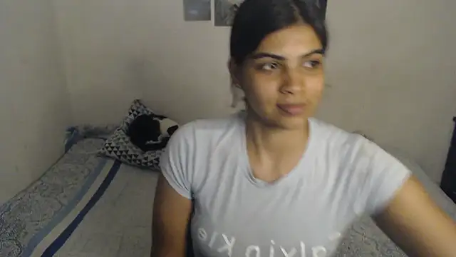 Snapshot of Pocahontas_Princess_ chatting on 02-18-26, 02:40 Pocahontas Princess online show from 02-18-26, 02:40