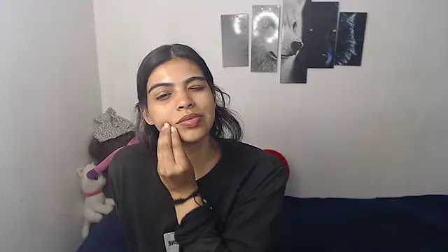 Snapshot of Pocahontas_Princess_ chatting on 03-18-26, 05:49 Pocahontas Princess online show from 03-18-26, 05:49