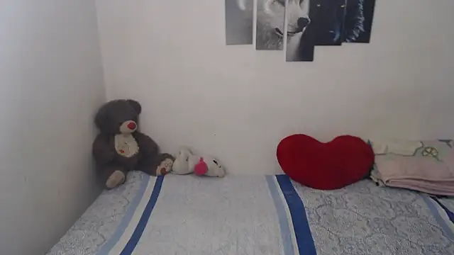 Snapshot of Pocahontas_Princess_ chatting on 03-25-26, 06:36 Pocahontas Princess online show from 03-25-26, 06:36