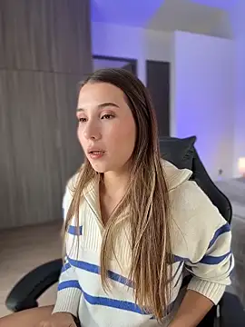 SophieRaily  online show from 11-10-25, 06:07