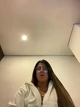 Snapshot of girl_anni chatting on 01-28-25, 05:56 girl anni online show from 01-28-25, 05:56