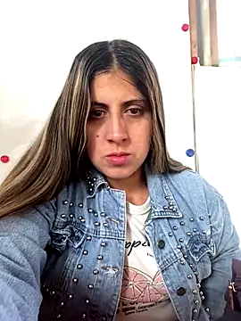 Snapshot of girl_anni chatting on 10-01-25, 12:11 girl anni online show from 10-01-25, 12:11