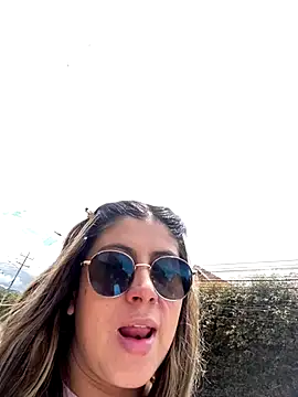 Snapshot of girl_anni chatting on 10-16-25, 04:08 girl anni online show from 10-16-25, 04:08