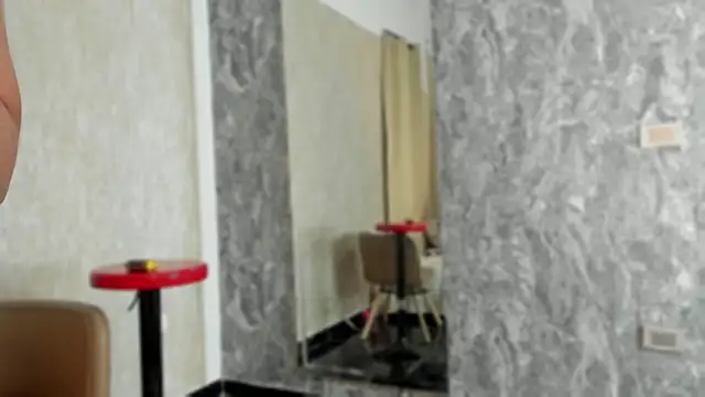 Snapshot of Violetrousse chatting on 03-08-25, 01:06 Violetrousse online show from 03-08-25, 01:06