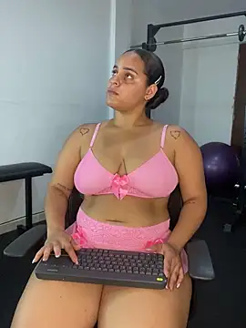 Snapshot of Violetrousse chatting on 09-29-25, 07:08 Violetrousse online show from 09-29-25, 07:08