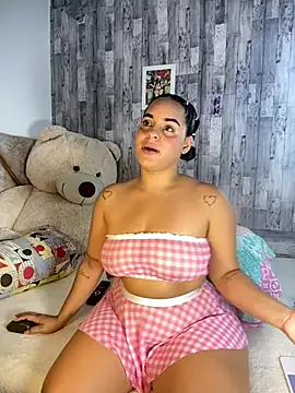 Snapshot of Violetrousse chatting on 11-04-25, 01:21 Violetrousse online show from 11-04-25, 01:21