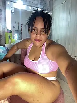 Snapshot of Violetrousse chatting on 03-07-26, 06:05 Violetrousse online show from 03-07-26, 06:05